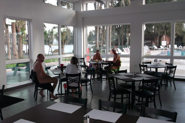 Bare Buns Cafe